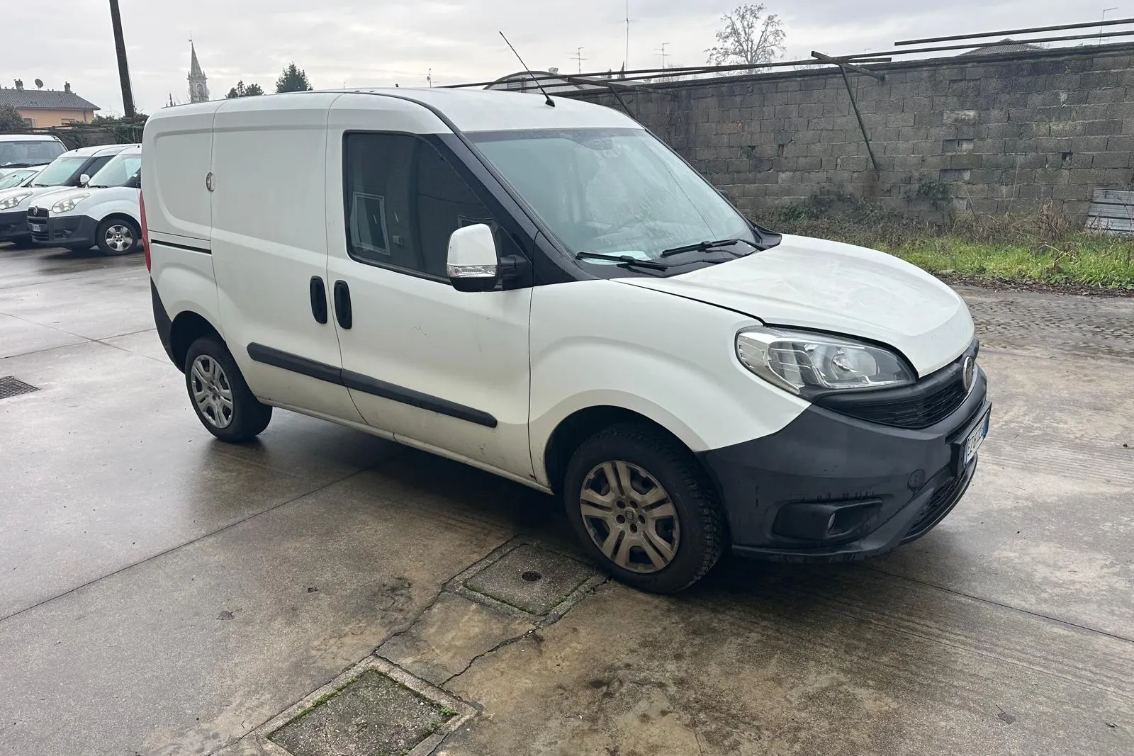 N. 4 autocarri Fiat Doblò targati ES972WZ, ET261JG, ES032XR, EZ672LE