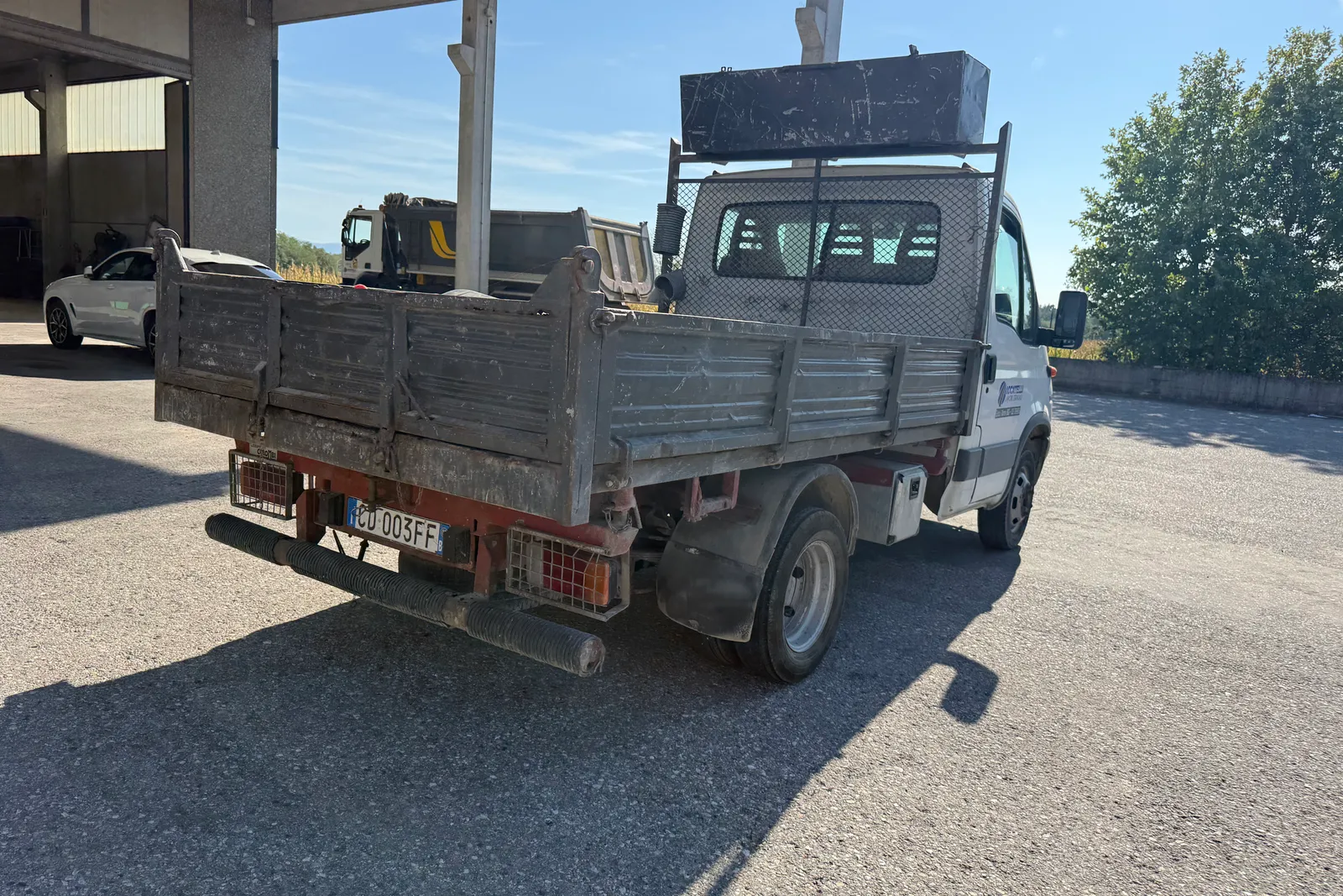 Autocarro ribaltabile Iveco Daily (35C9A) targato CD003FF 
