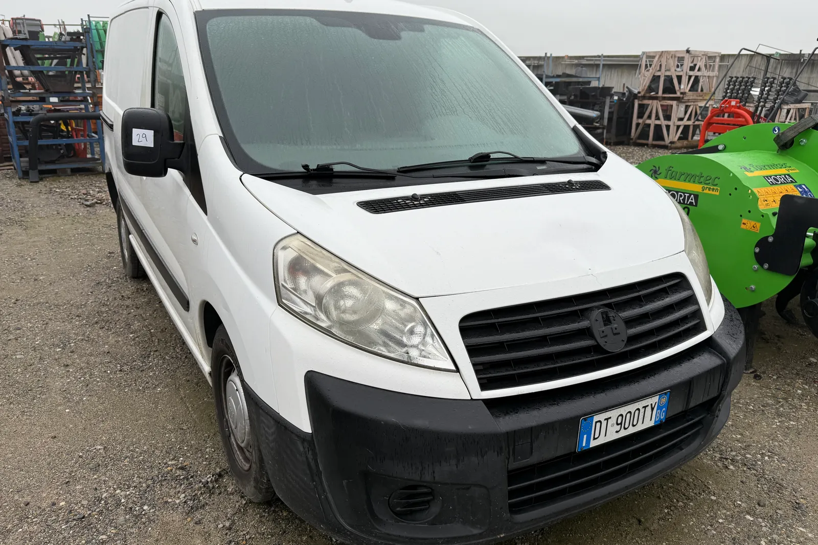 Furgone Fiat Scudo targato DT900TY