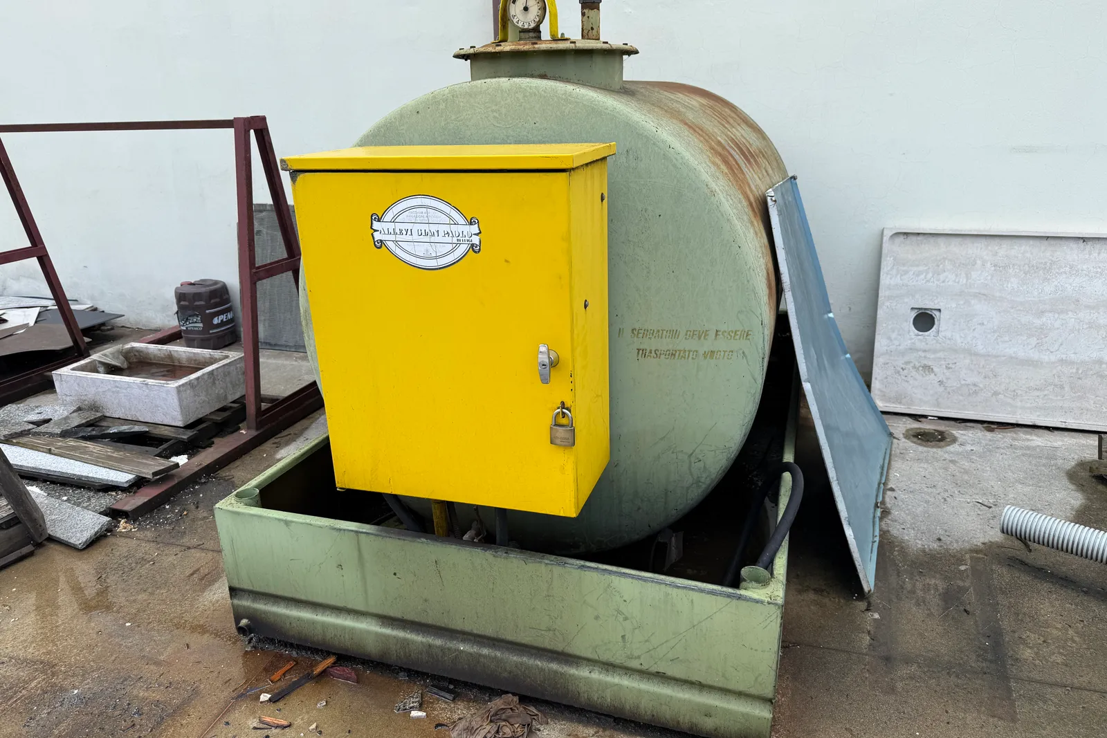 Cisterna e serbatoio, compressori, carrelli (ID 77A, 73, 74, 95, 82, 87, 81, 84, 79)