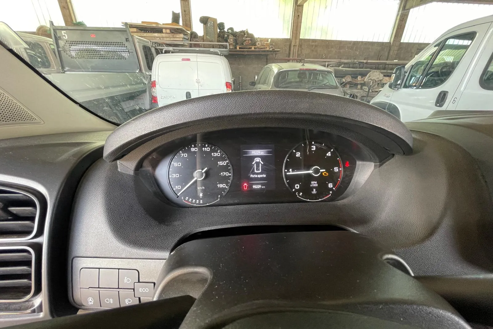 Fiat Ducato targato GJ162BZ