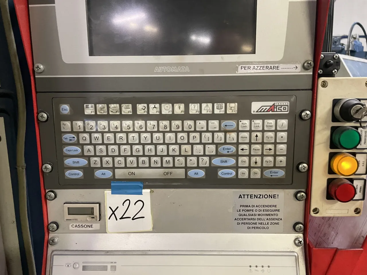 Pressa oleodinamica per stampaggio plastica Maico Presse Teks 420
