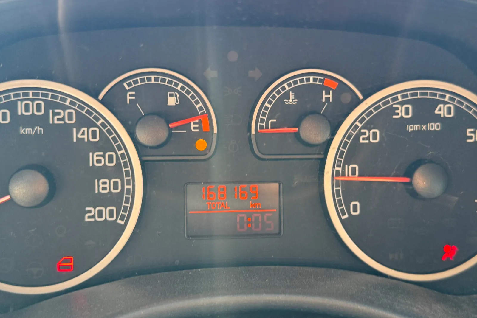 Autocarro Fiat Punto Van targata DP275KX