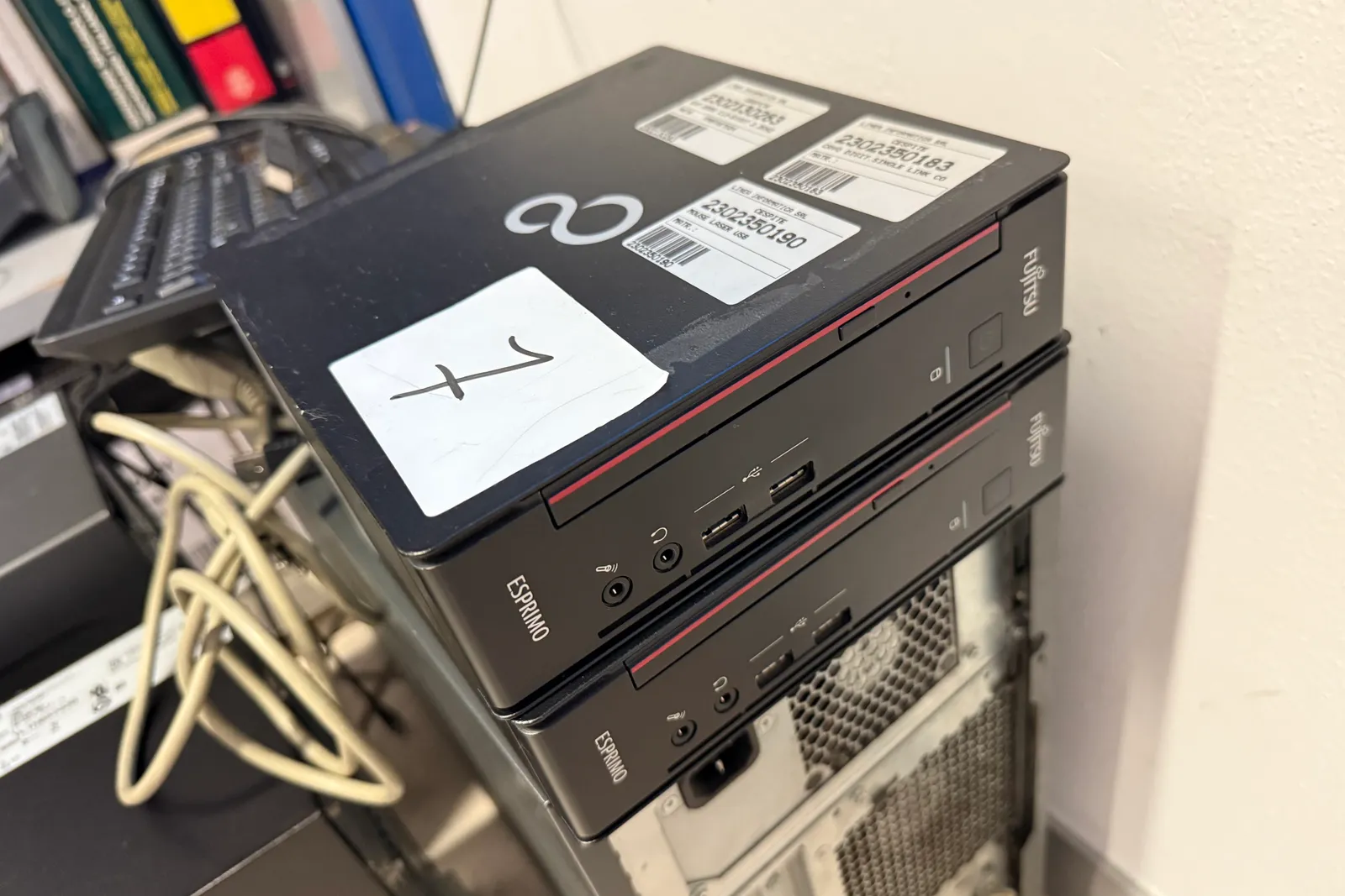 Arredi e macchine elettriche ed elettroniche da ufficio (ID n. 1, 4, 9, 10, 11, 12, 13, 14, 15, 16, 1718, 19, 20) 