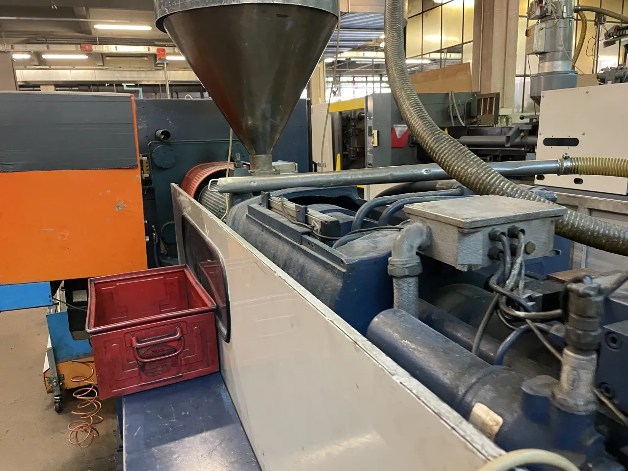 Pressa oleodinamica per stampaggio plastica Maico Presse