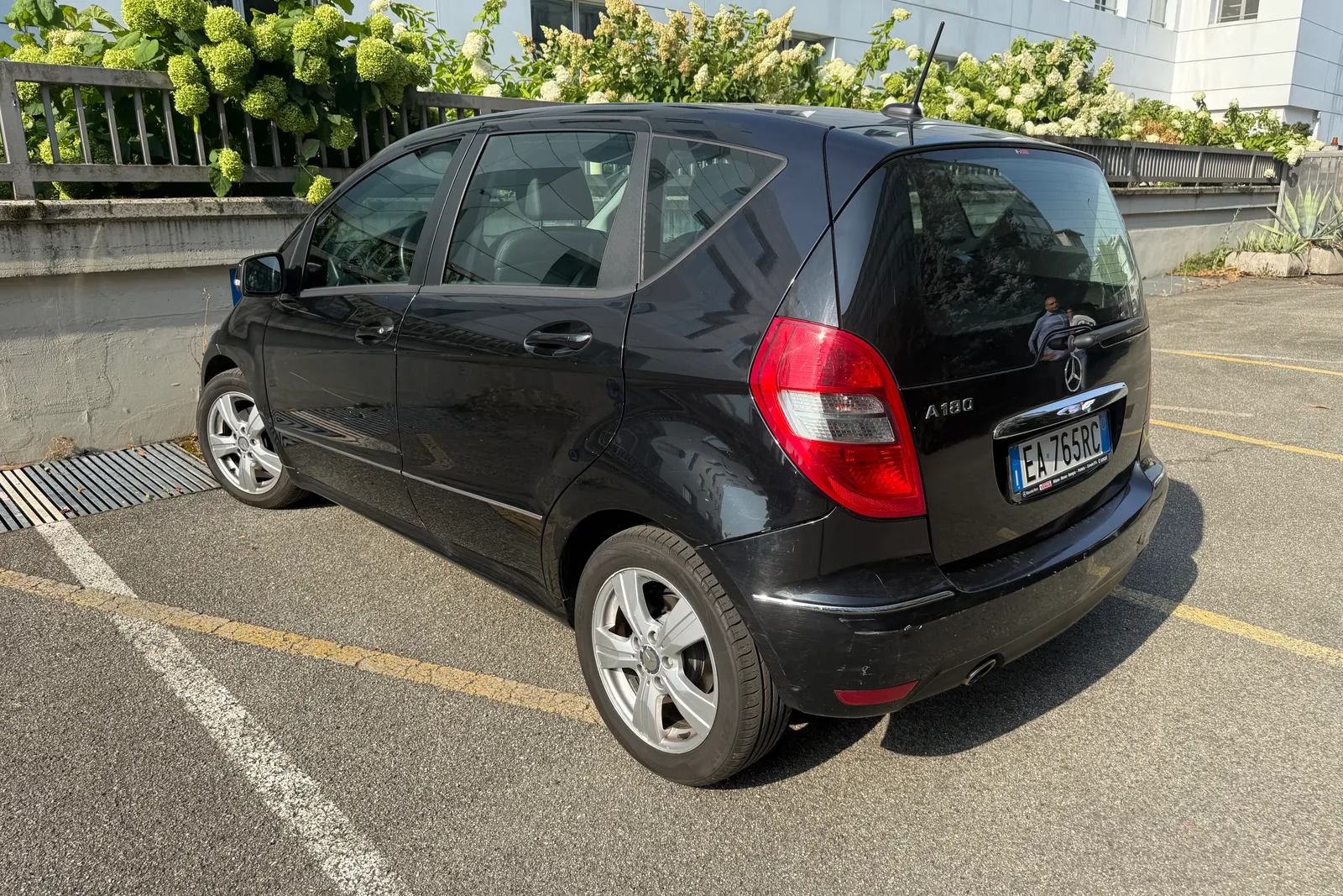 Autovettura Mercedes Classe A targata EA765RC