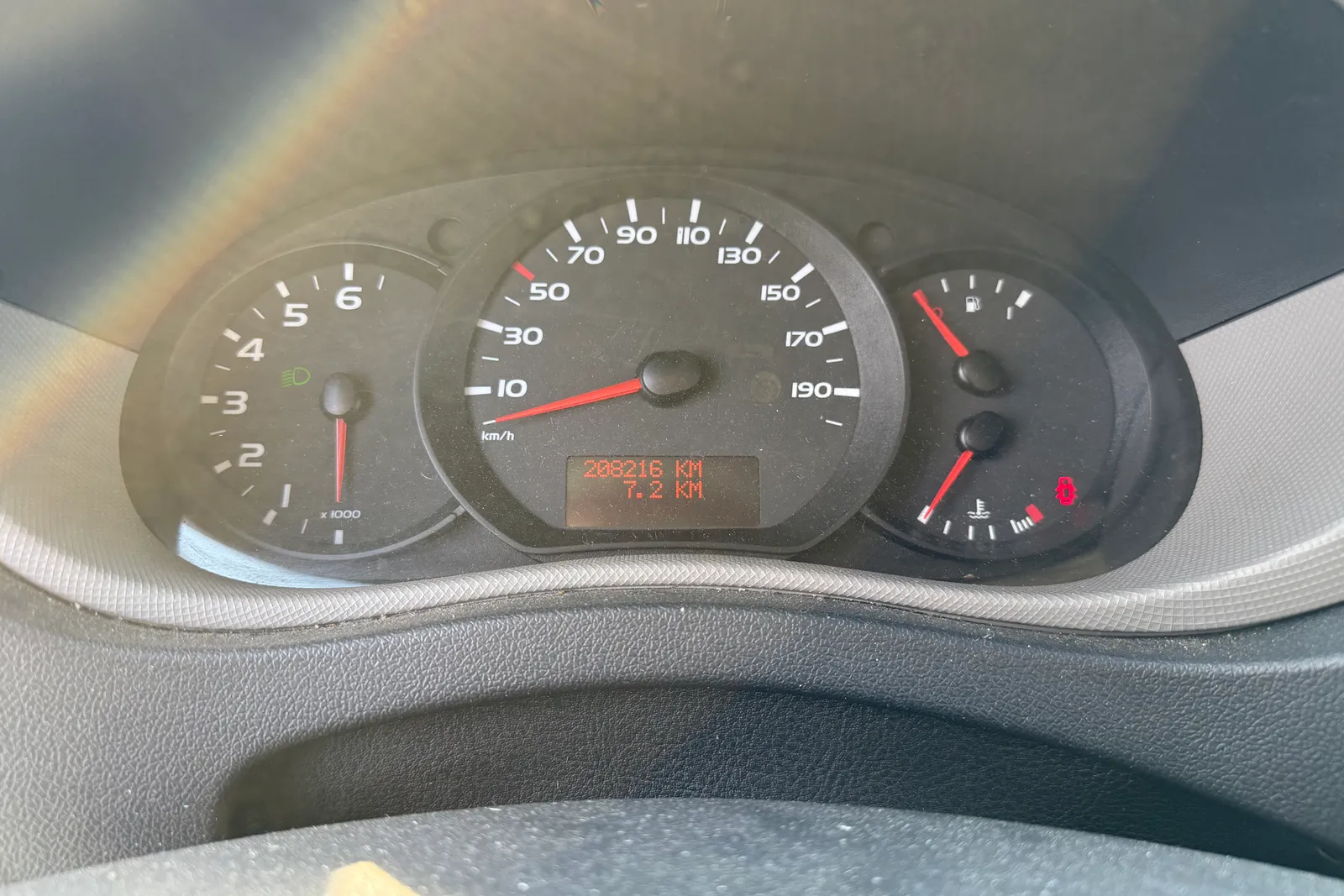 Furgone Renault Master targato EV796MR
