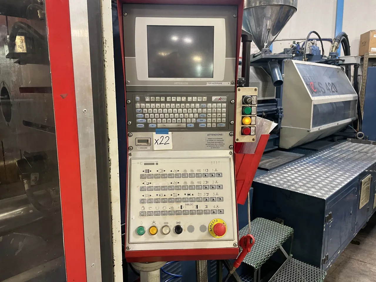 Pressa oleodinamica per stampaggio plastica Maico Presse Teks 420