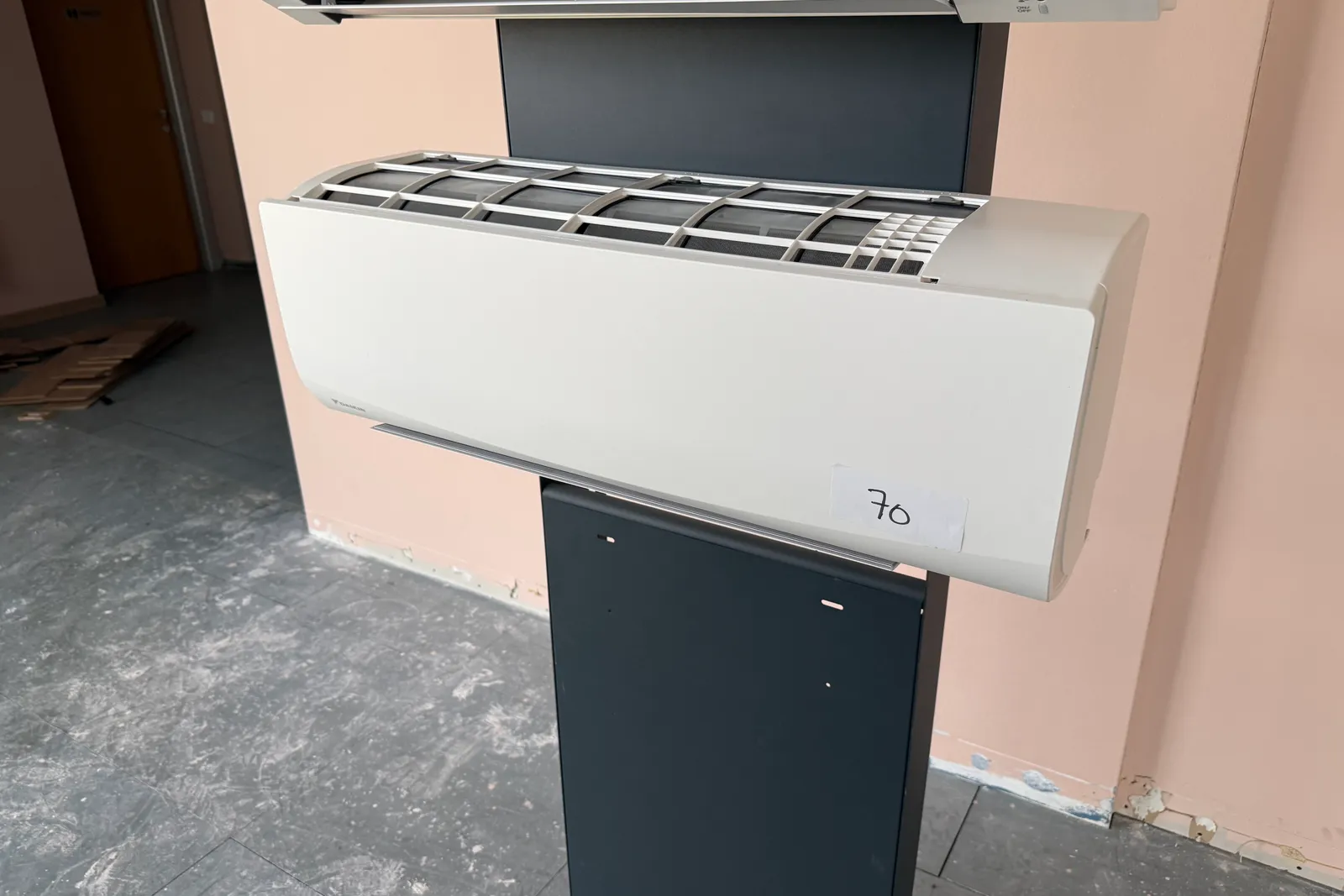 Arredi, scaffali, condizionatori, utensili e minuteria settore idraulico (esclusi ID 37 e beni asserviti all’immobile)