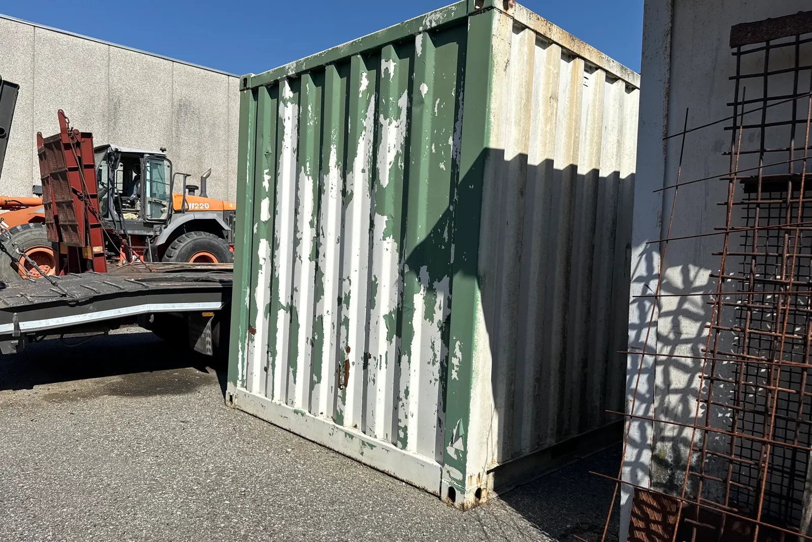 Container (incluso contenuto)