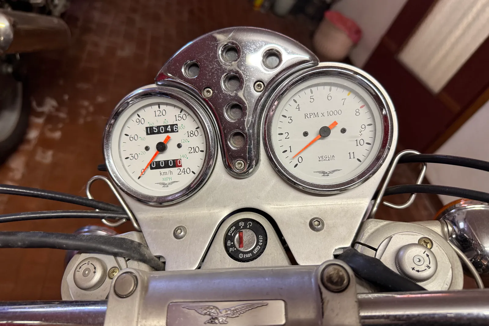 Motoveicolo Guzzi California targato AD68909