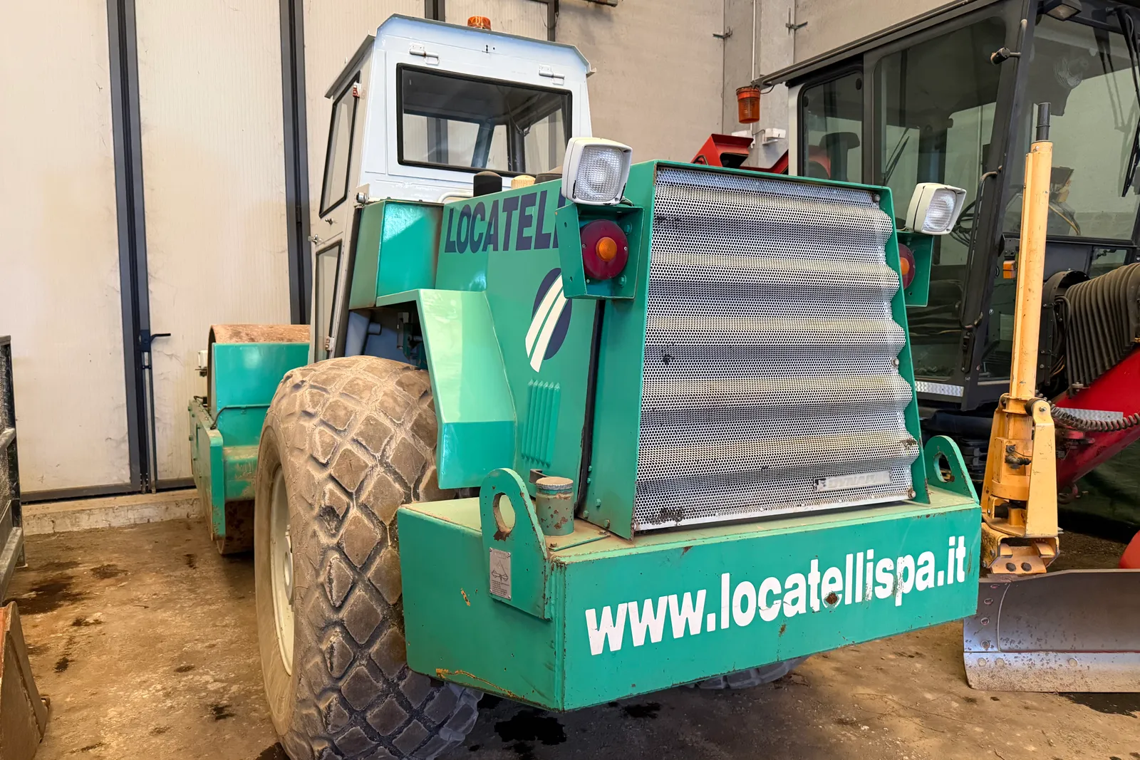 Rullo compattatore gommato Dynapac mod. CA25