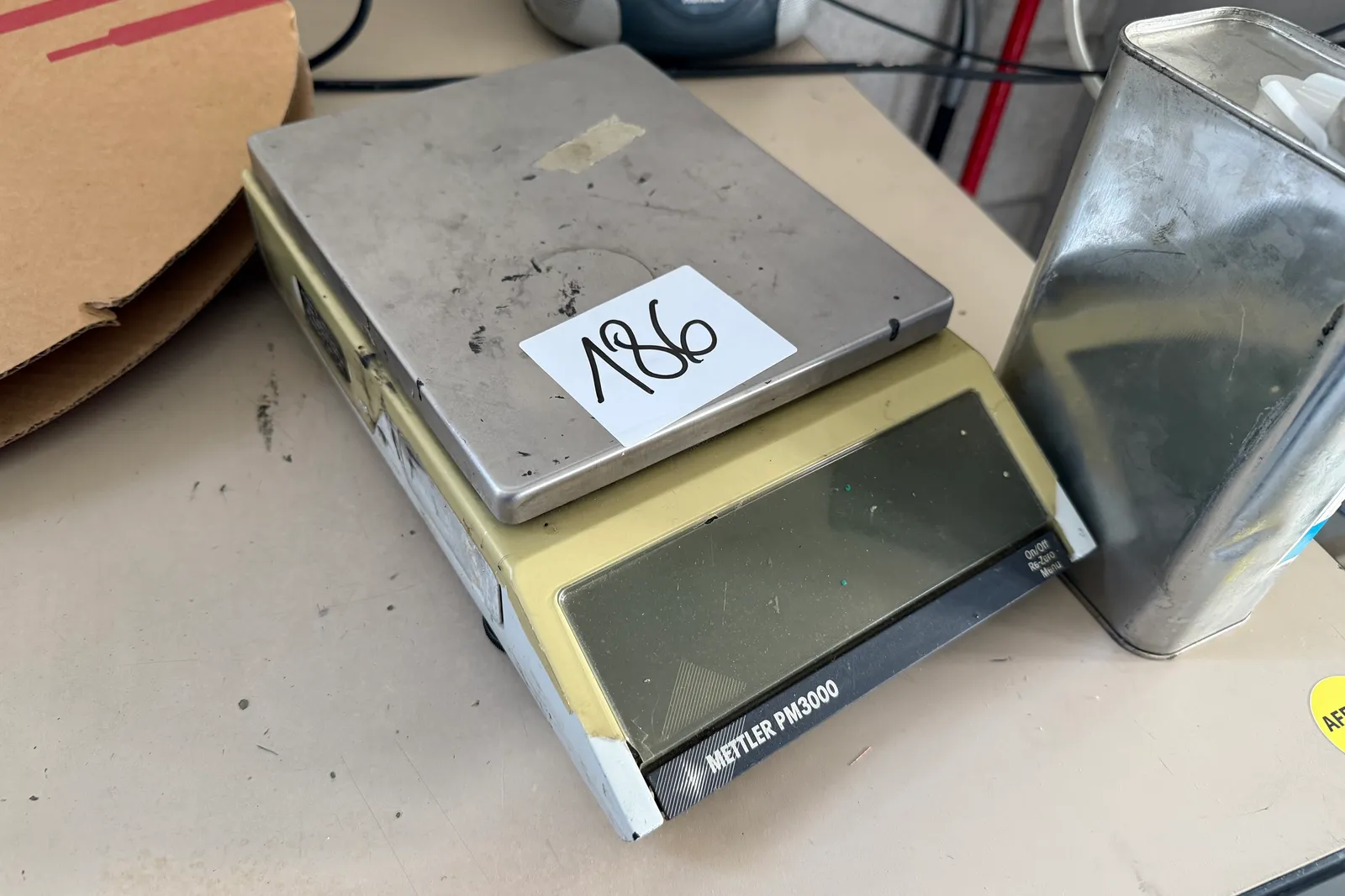 Stazioni saldanti, depuratori elettronici d’aria oltre piccoli attrezzi e componenti varie