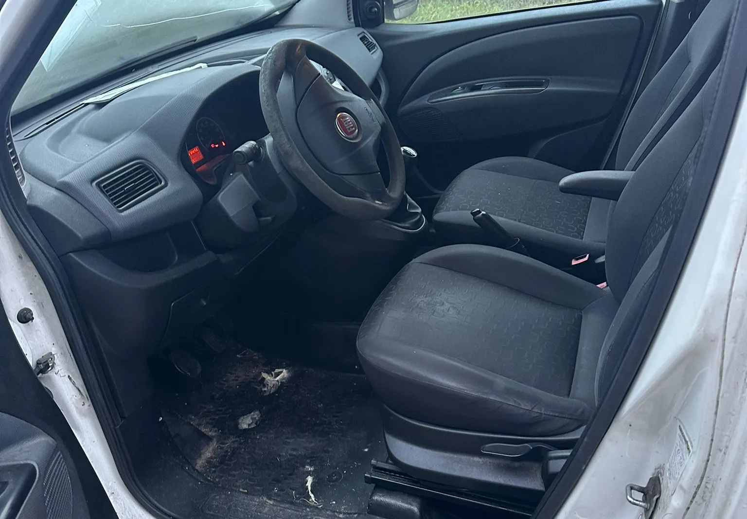 N. 4 autocarri Fiat Doblò targati ES972WZ, ET261JG, ES032XR, EZ672LE