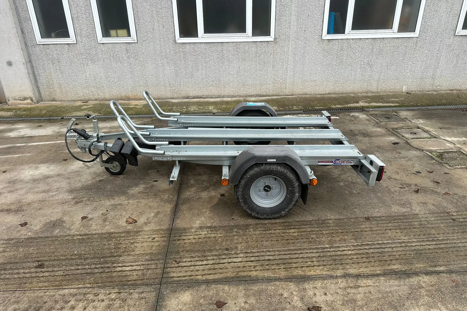 Rimorchio Cresci TM5 targato XA458TK