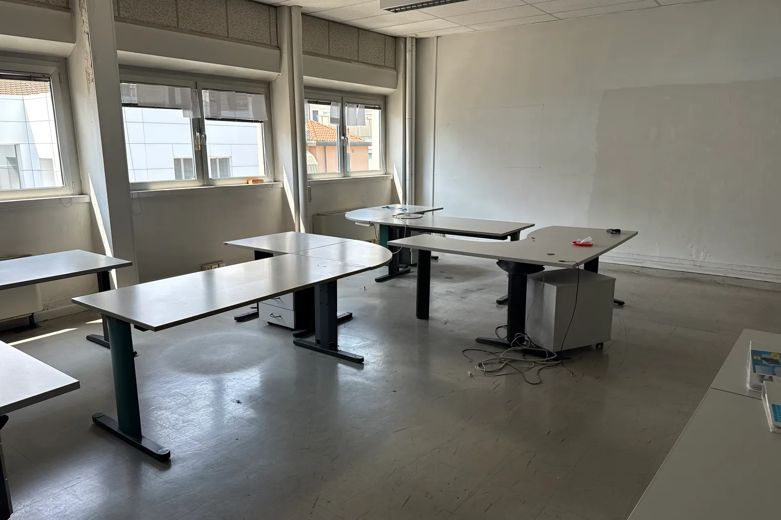 Arredi e macchine elettriche ed elettroniche da ufficio (ID da n. 31 a n. 194, oltre ID 201)