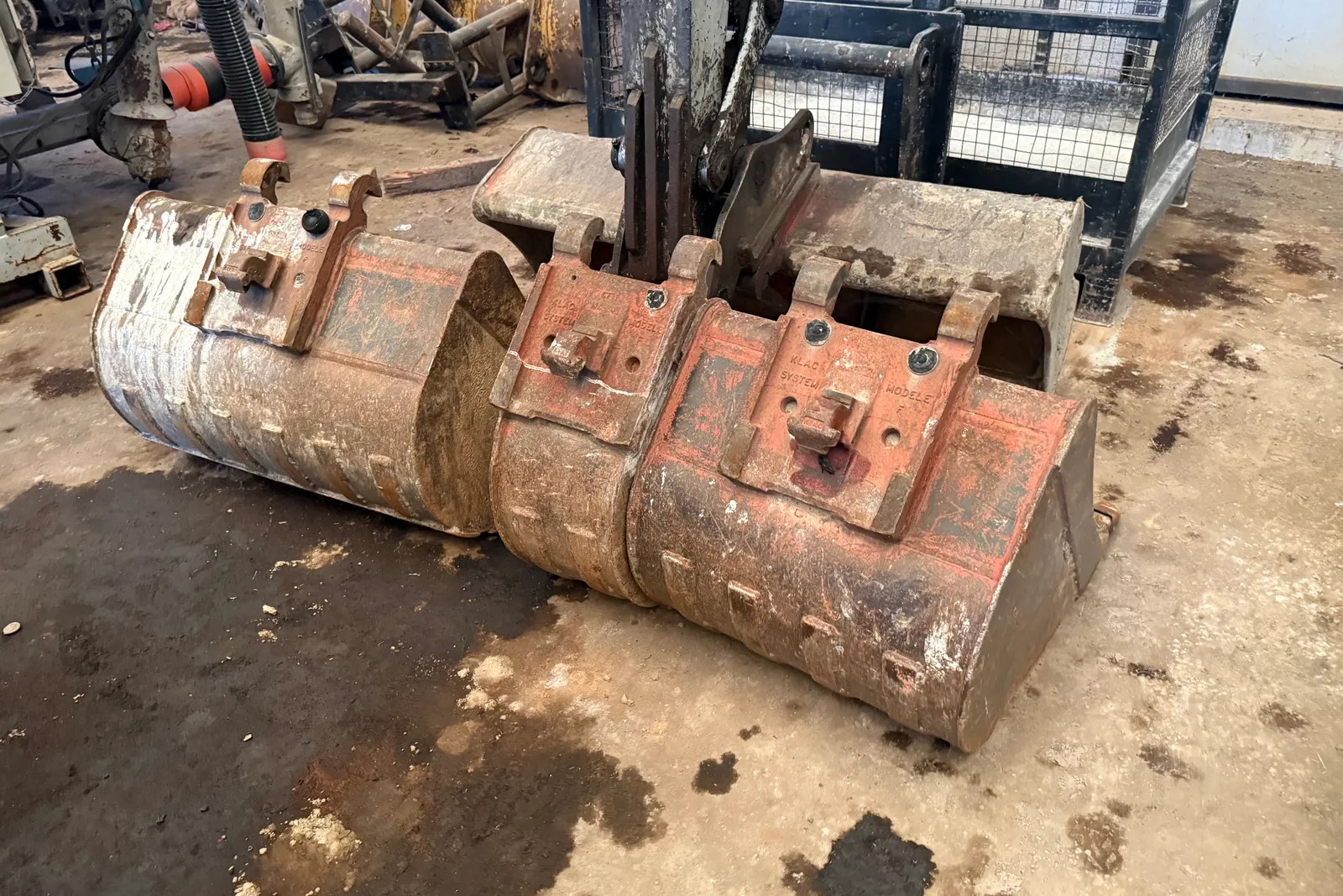 Escavatore cingolato Takeuchi mod. TB175 completo di n. 3 benne