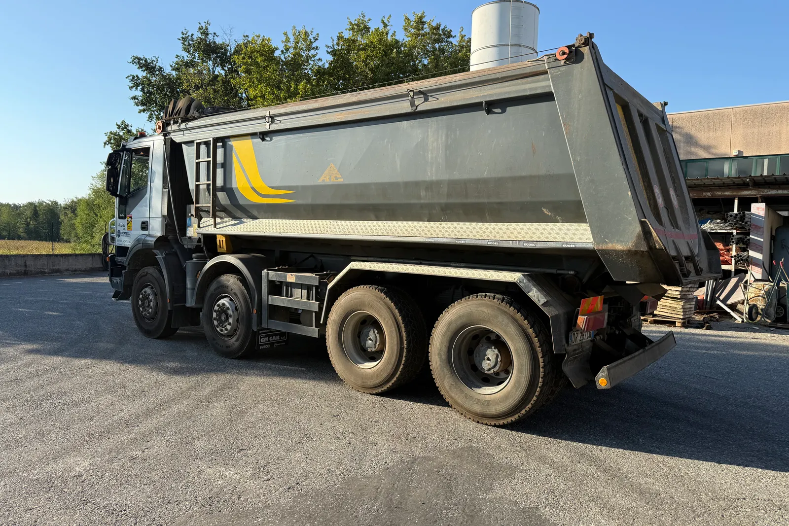 Autocarro ribaltabile Iveco Magirus A410T E4 Colombo targato DR287CR