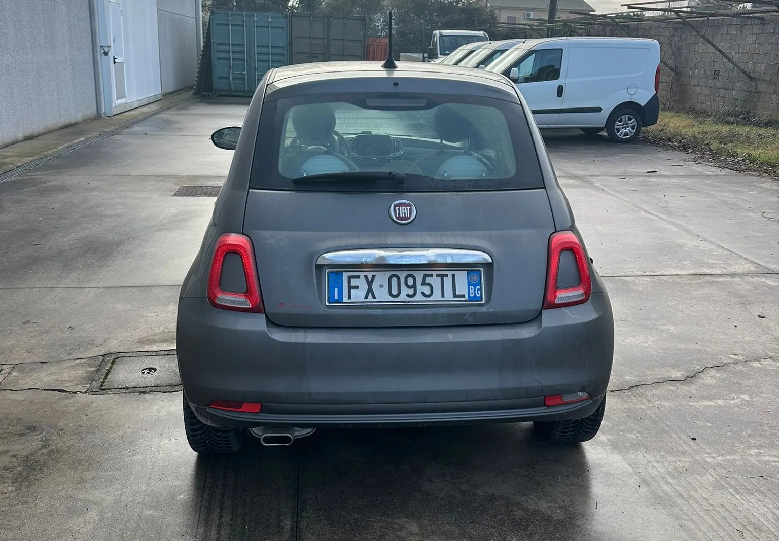 Autovettura FIAT 500 targata FX095TL