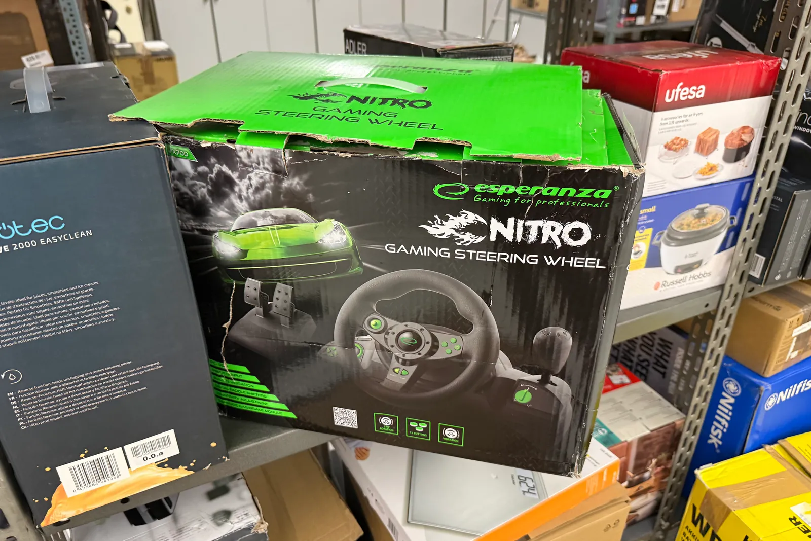Stock prodotti, batterie, imballaggi, arredi e varie