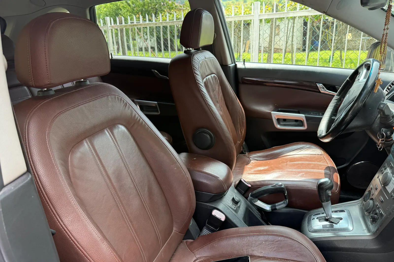 Lotto costituito da n. 2 autovetture: - Autovettura Opel Antara targata DT277DZ; - Autovettura BMW 520i targata CD700FJ
