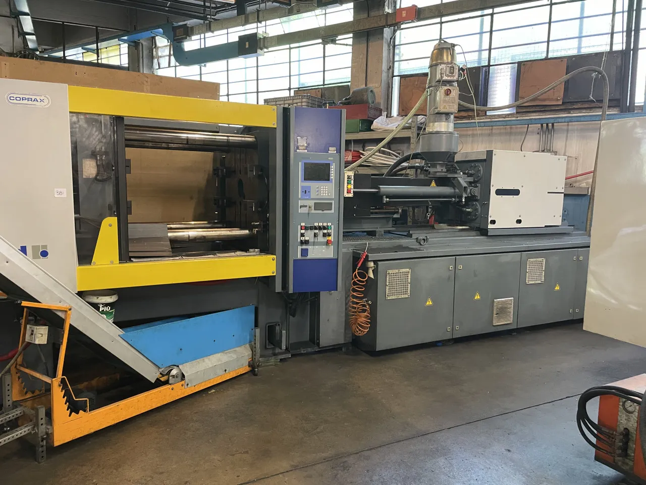 Pressa oleodinamica per stampaggio plastica Battenfeld BK – T 2700/1900