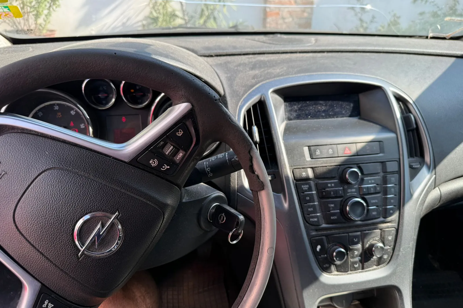 Autovettura Opel Astra targata ER422ZF oltre PC