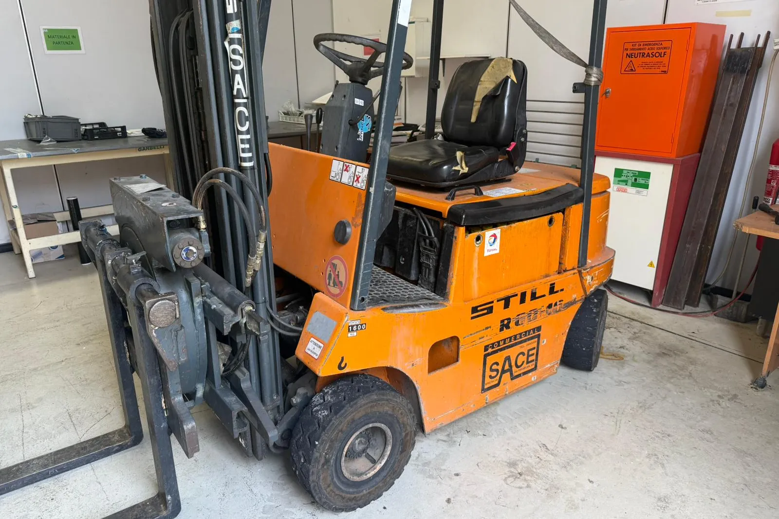Muletto Still (ID 016), transpallet manuale (ID 031) e paranco manuale (ID 032)
