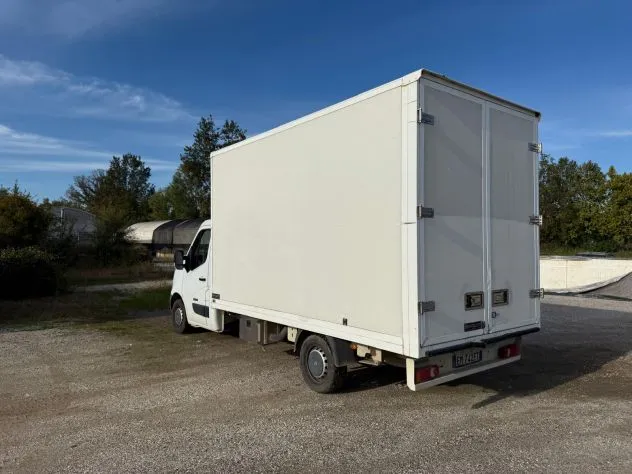 Furgone Nissan NV400 targato EM742FT