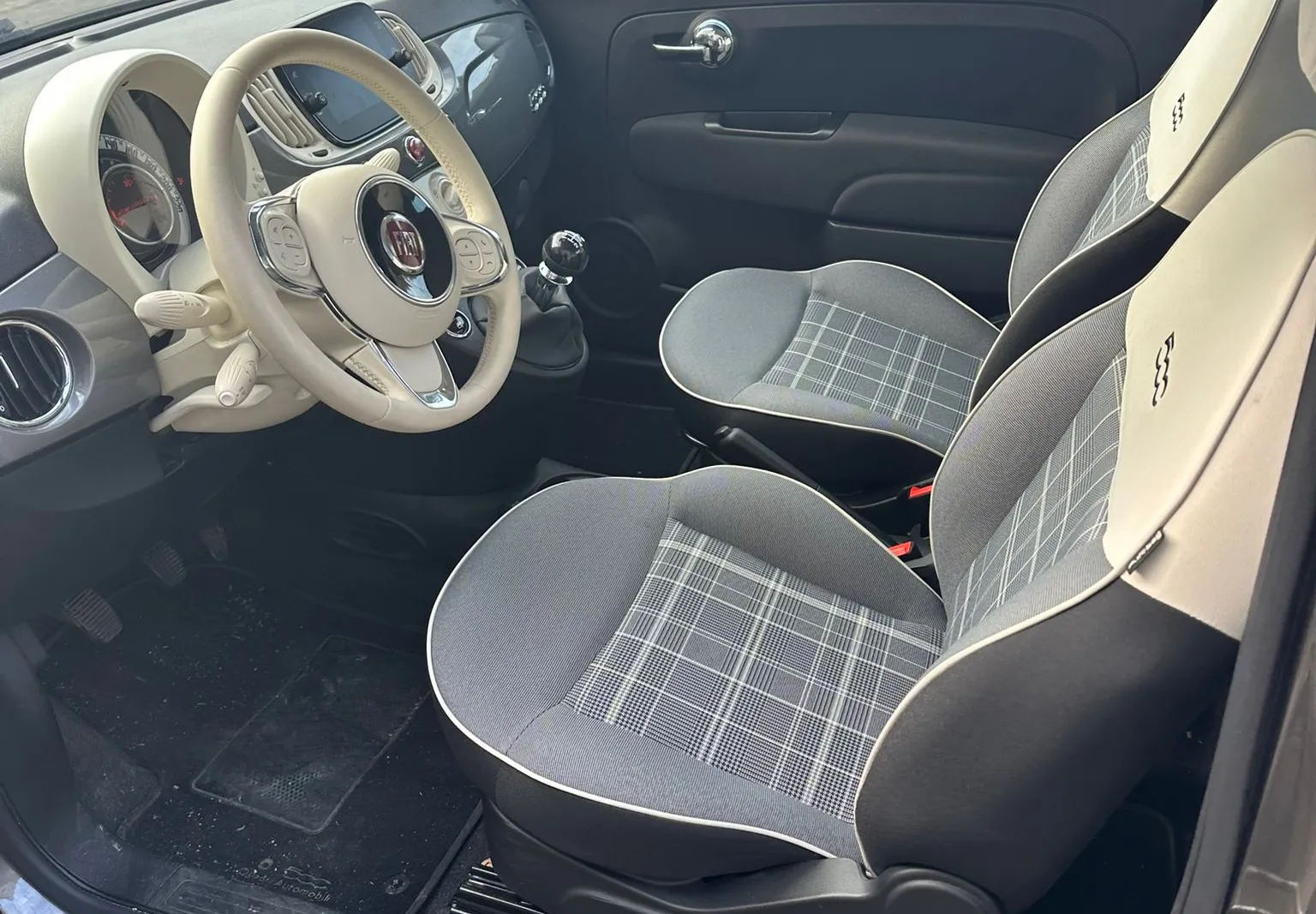 Autovettura FIAT 500 targata FX095TL