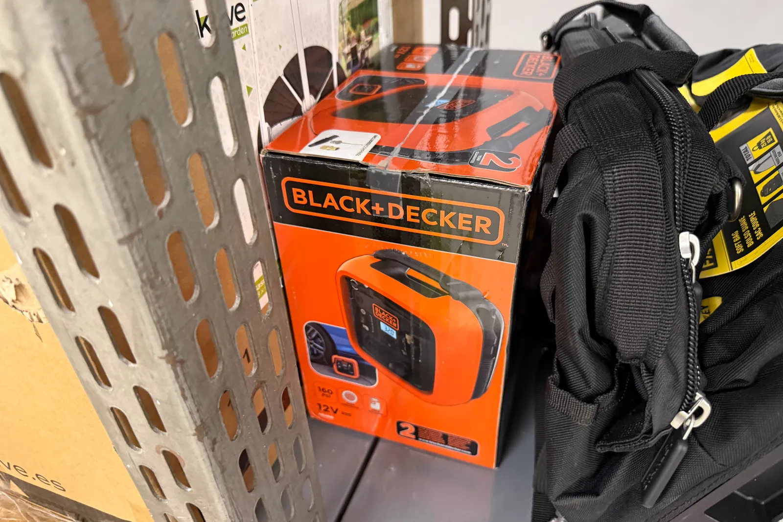 Stock prodotti, batterie, imballaggi, arredi e varie