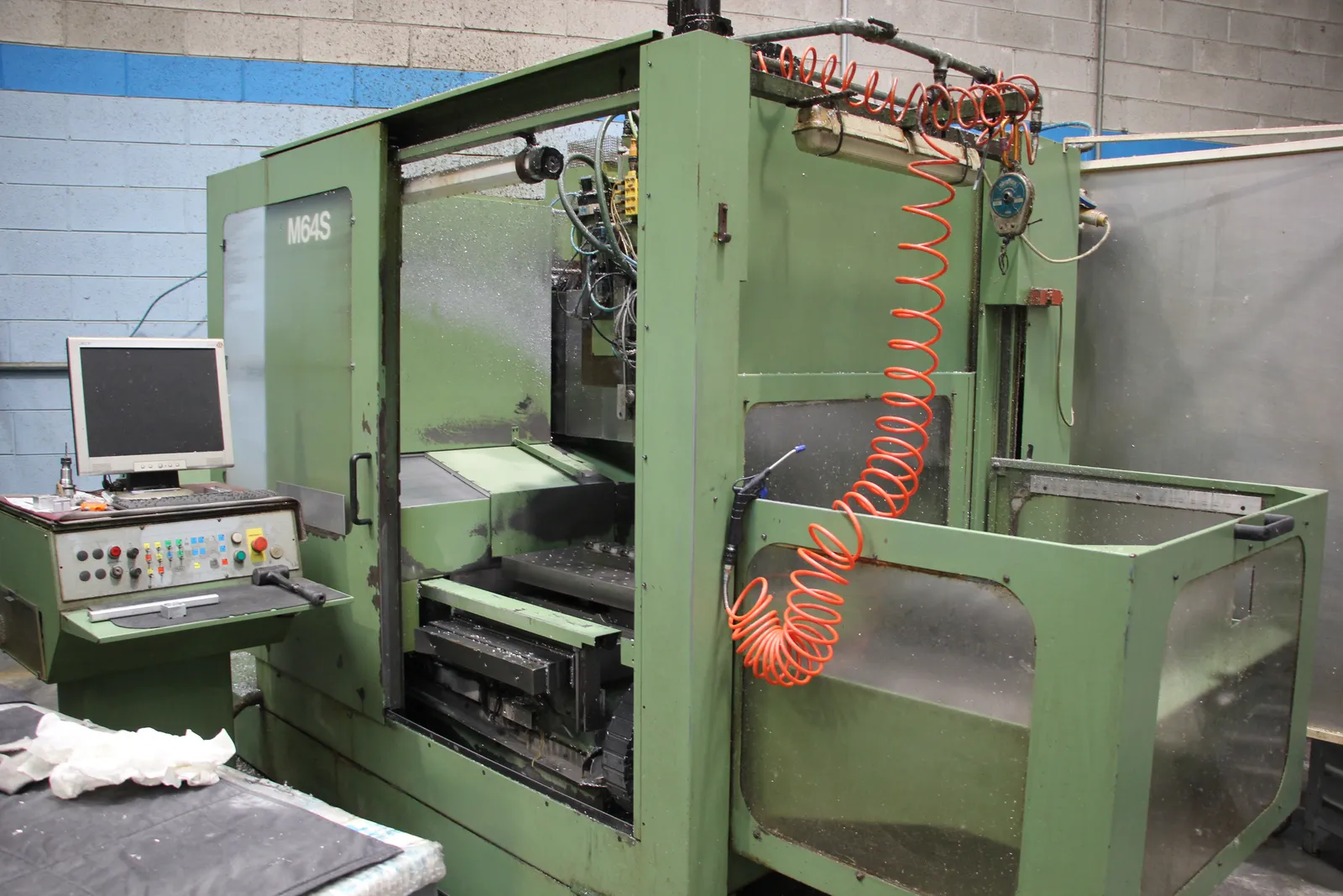 Macchinari, attrezzature e arredi per officina meccanica (esclusi ID 016, 031, 032, 058; esclusi beni di terzi; esclusi ID 023, 025, 026, 059, 063, 070)