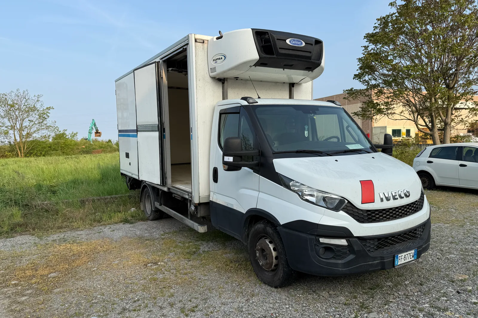 Furgone refrigerato Iveco Daily targato FF877EW