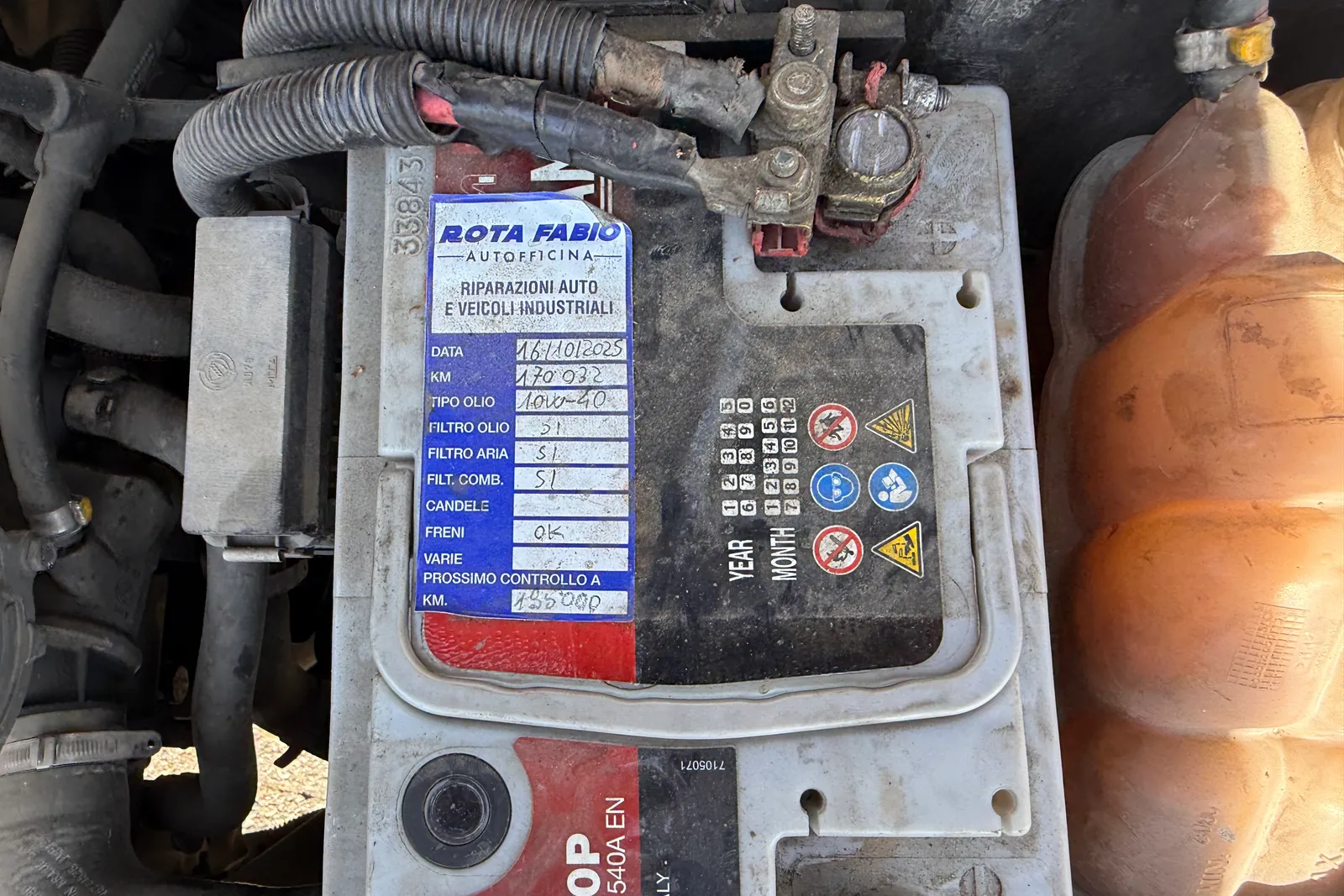 Autocarro Fiat Strada targato CZ290EZ