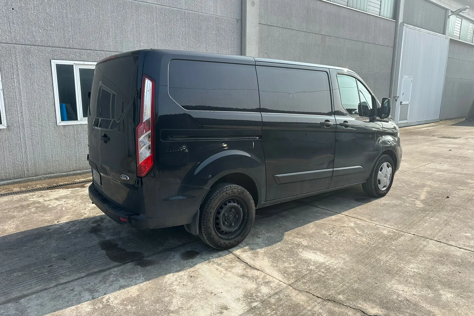 Furgone Ford Transit Custom targato GF413JL