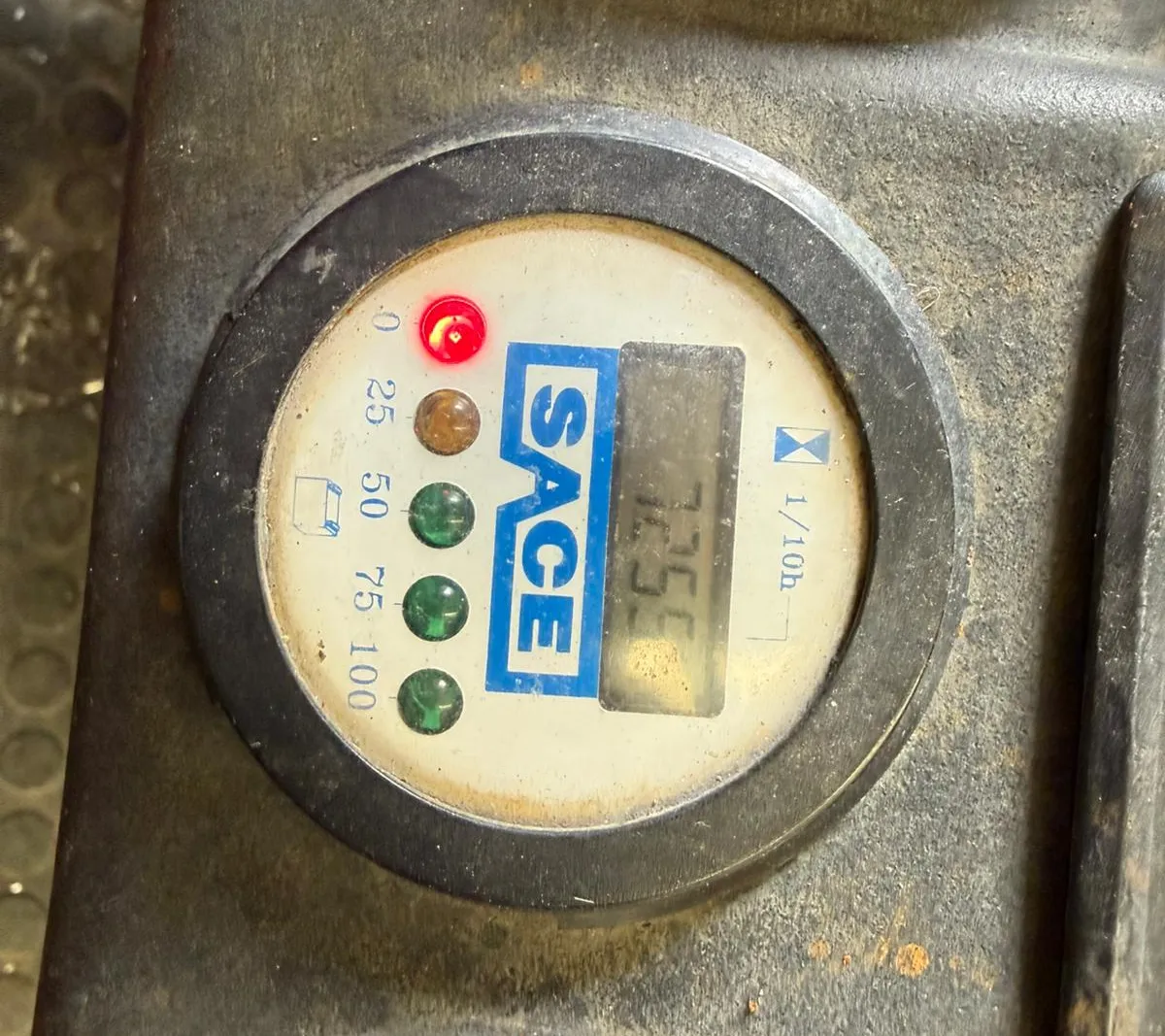 Muletto Still (ID 016), transpallet manuale (ID 031) e paranco manuale (ID 032)