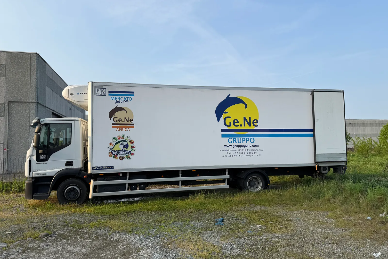 Camion refrigerato Iveco Eurocargo targato FV374DG
