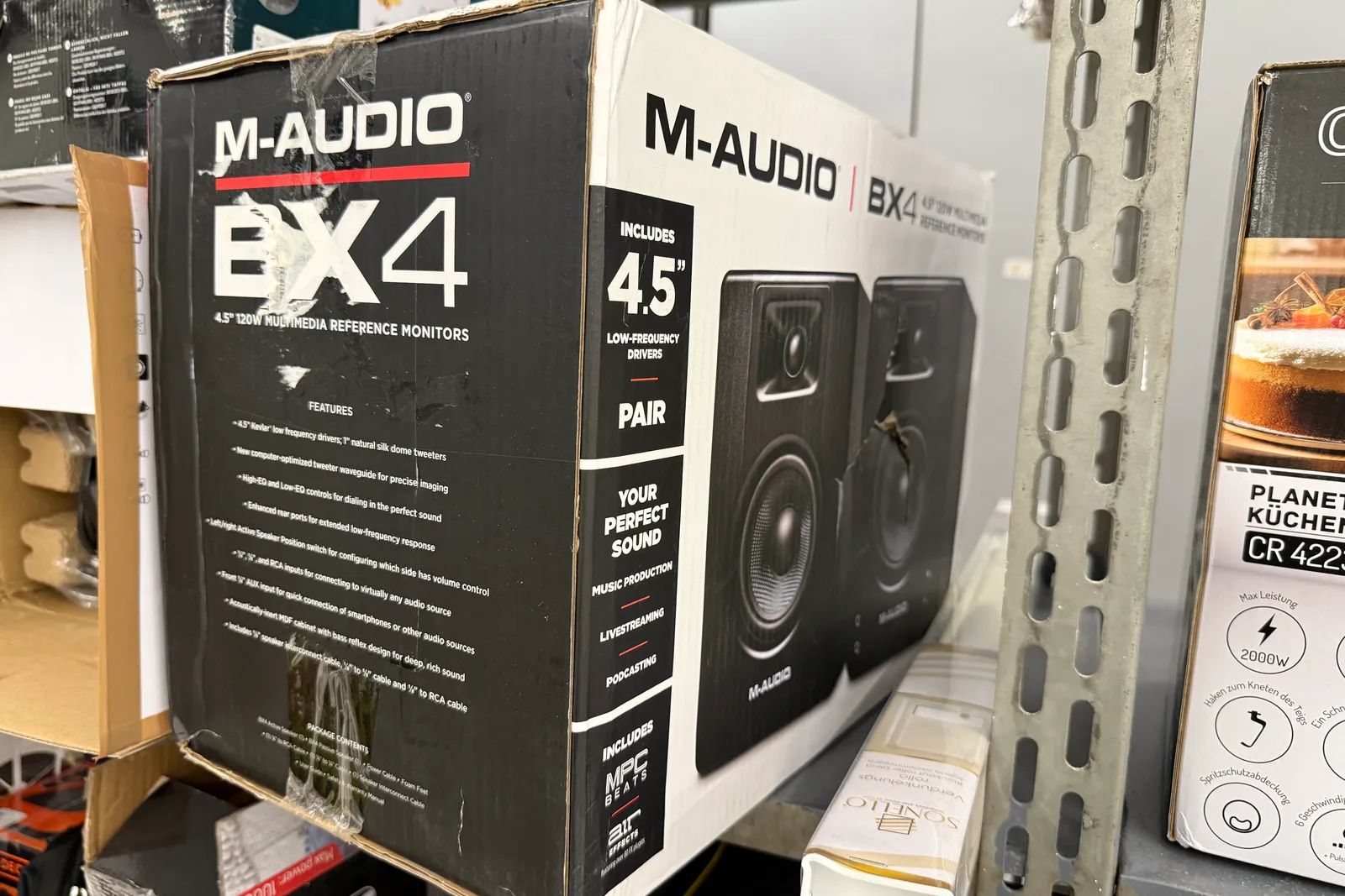 Stock prodotti, batterie, imballaggi, arredi e varie