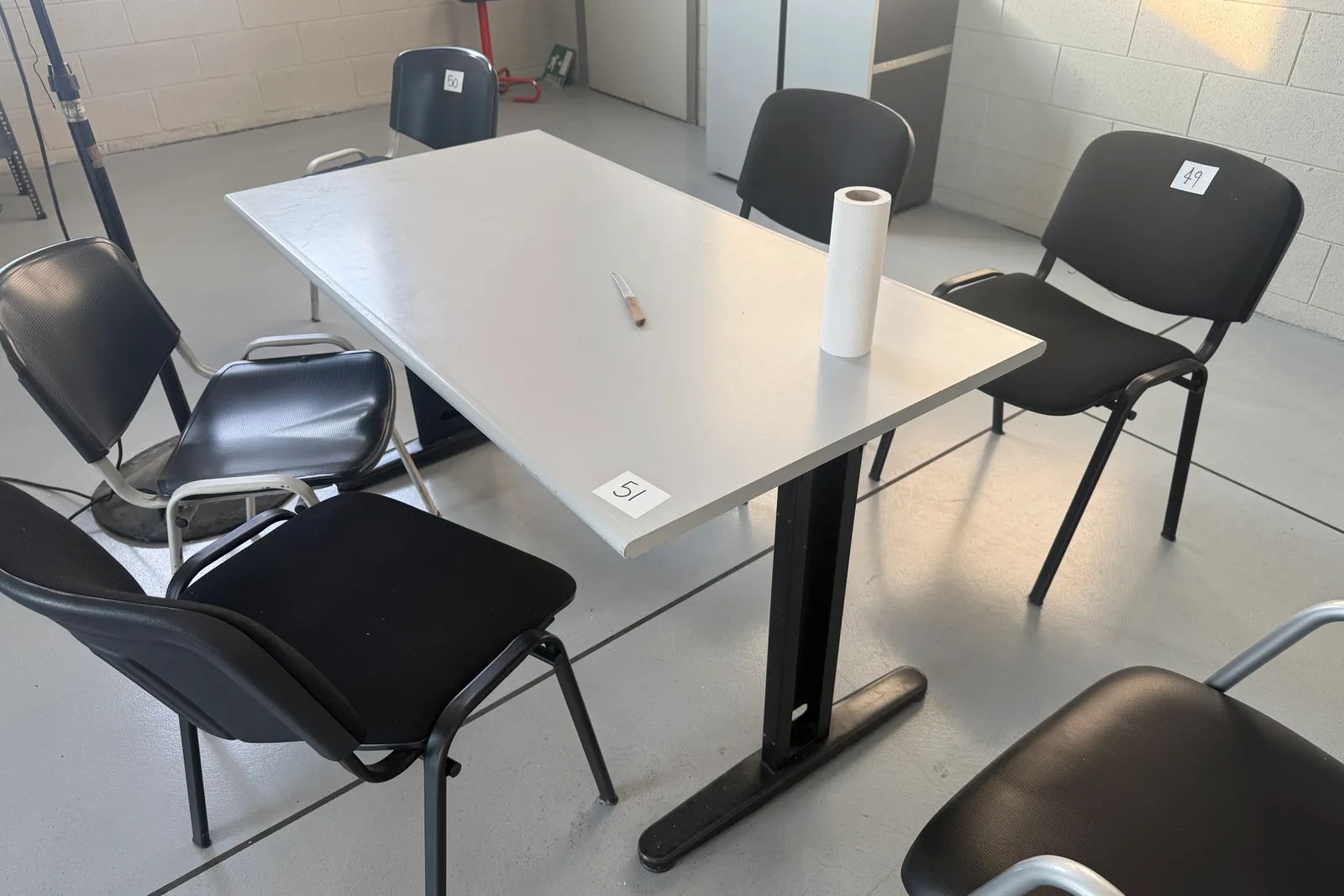Arredi e macchine elettriche ed elettroniche da ufficio