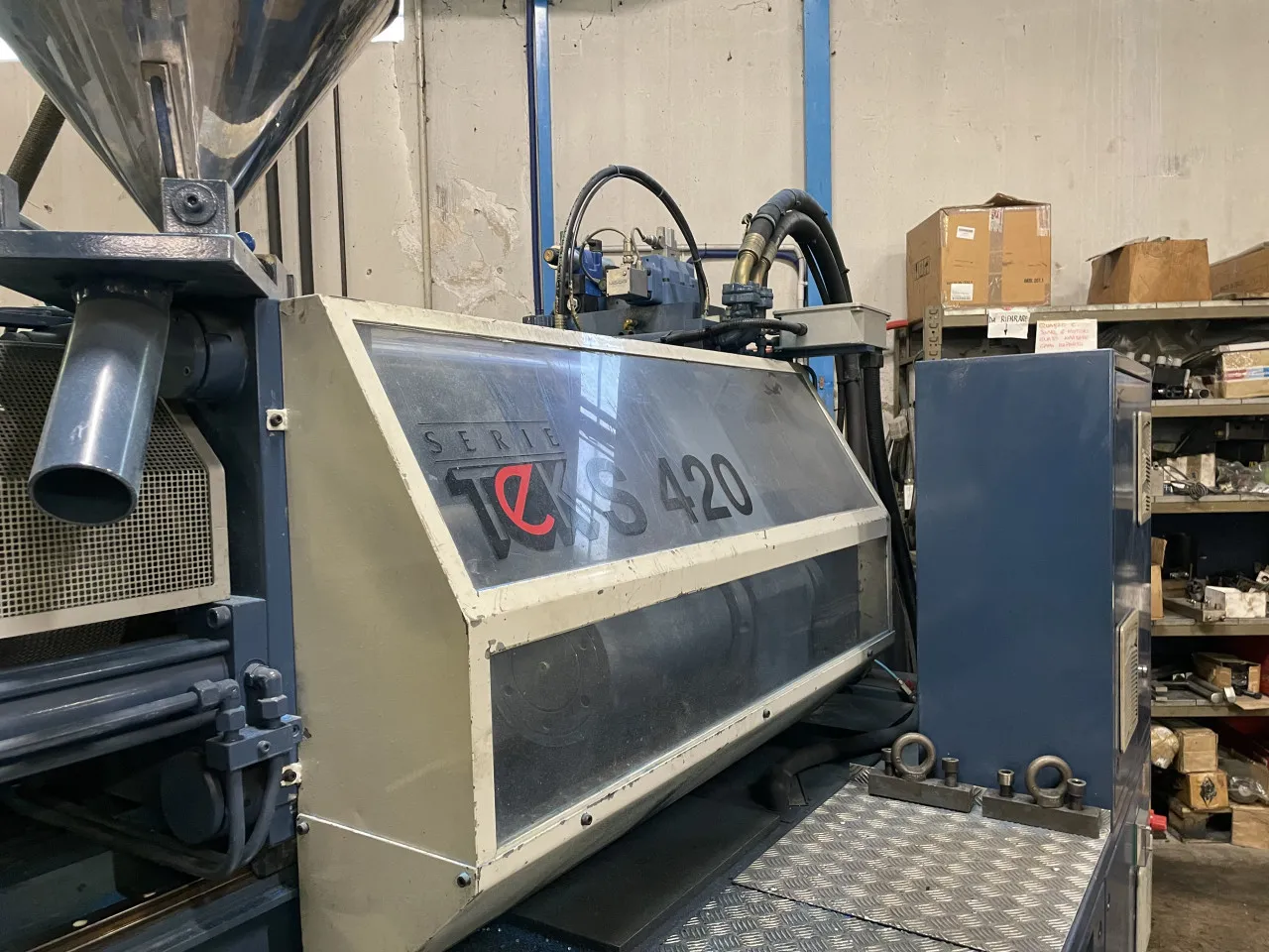 Pressa oleodinamica per stampaggio plastica Maico Presse Teks 420
