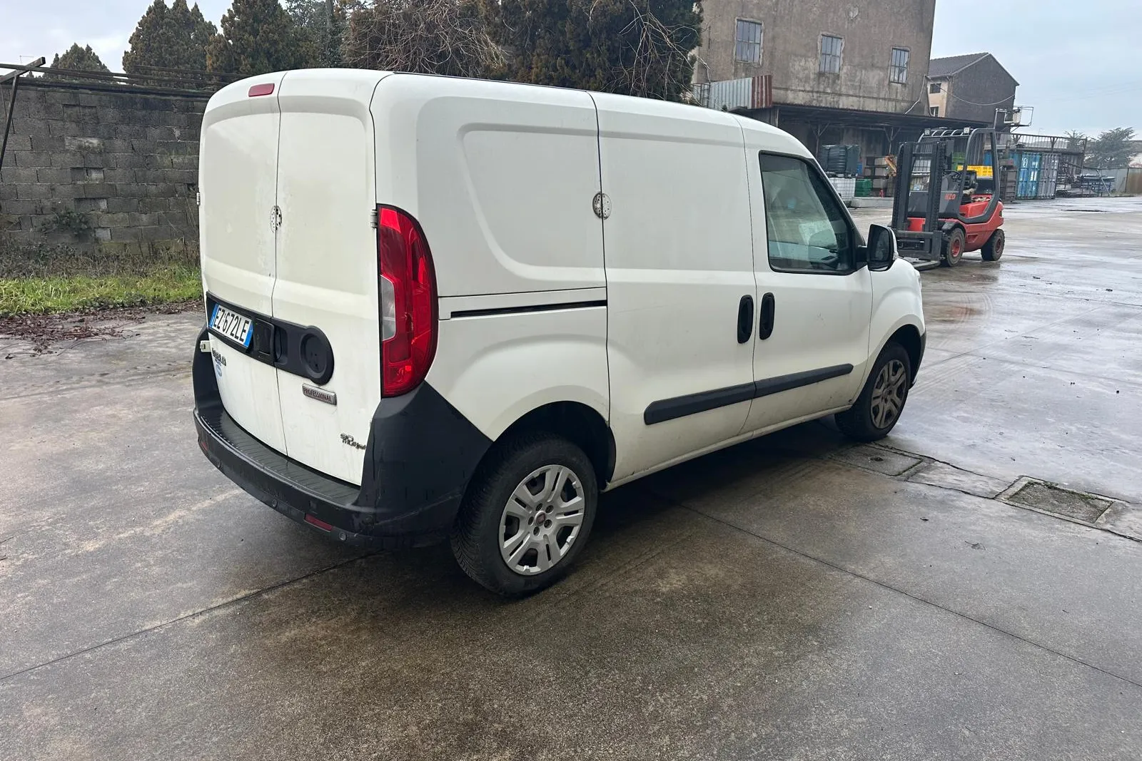 N. 4 autocarri Fiat Doblò targati ES972WZ, ET261JG, ES032XR, EZ672LE