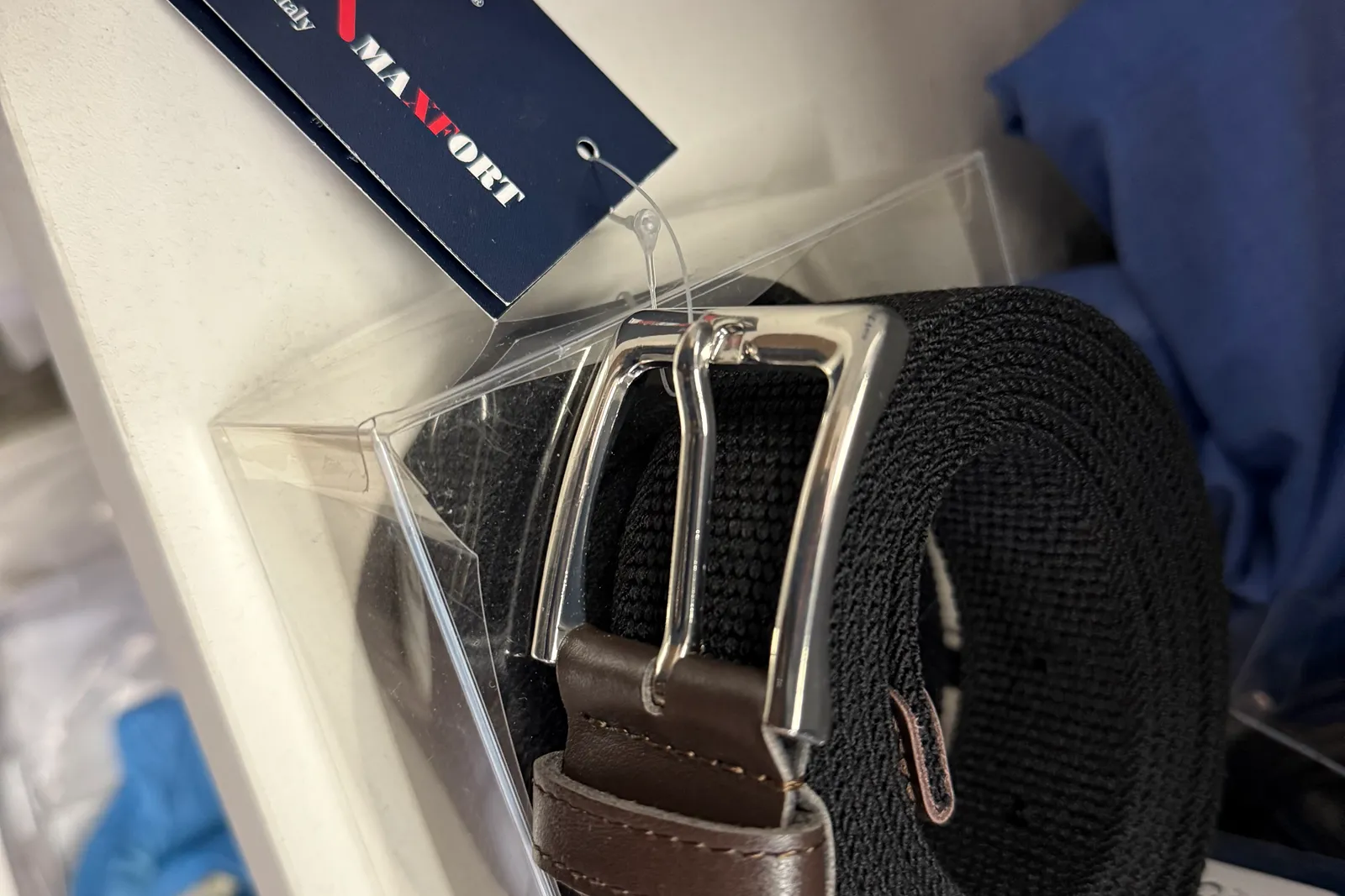 Magazzino tessuti, capi di abbigliamento e accessori – ID da n. 65 a n. 80