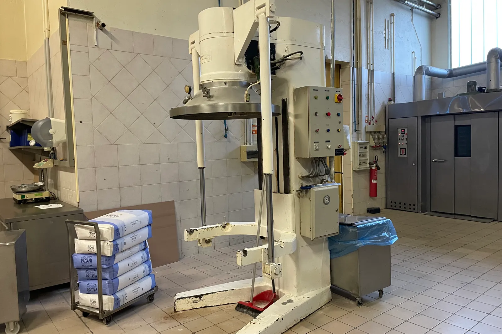 Macchinari a attrezzature per attività di pasticceria