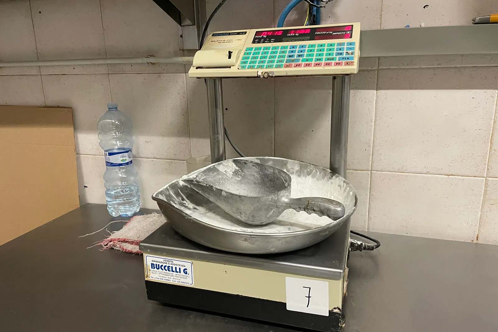 Macchinari a attrezzature per attività di pasticceria