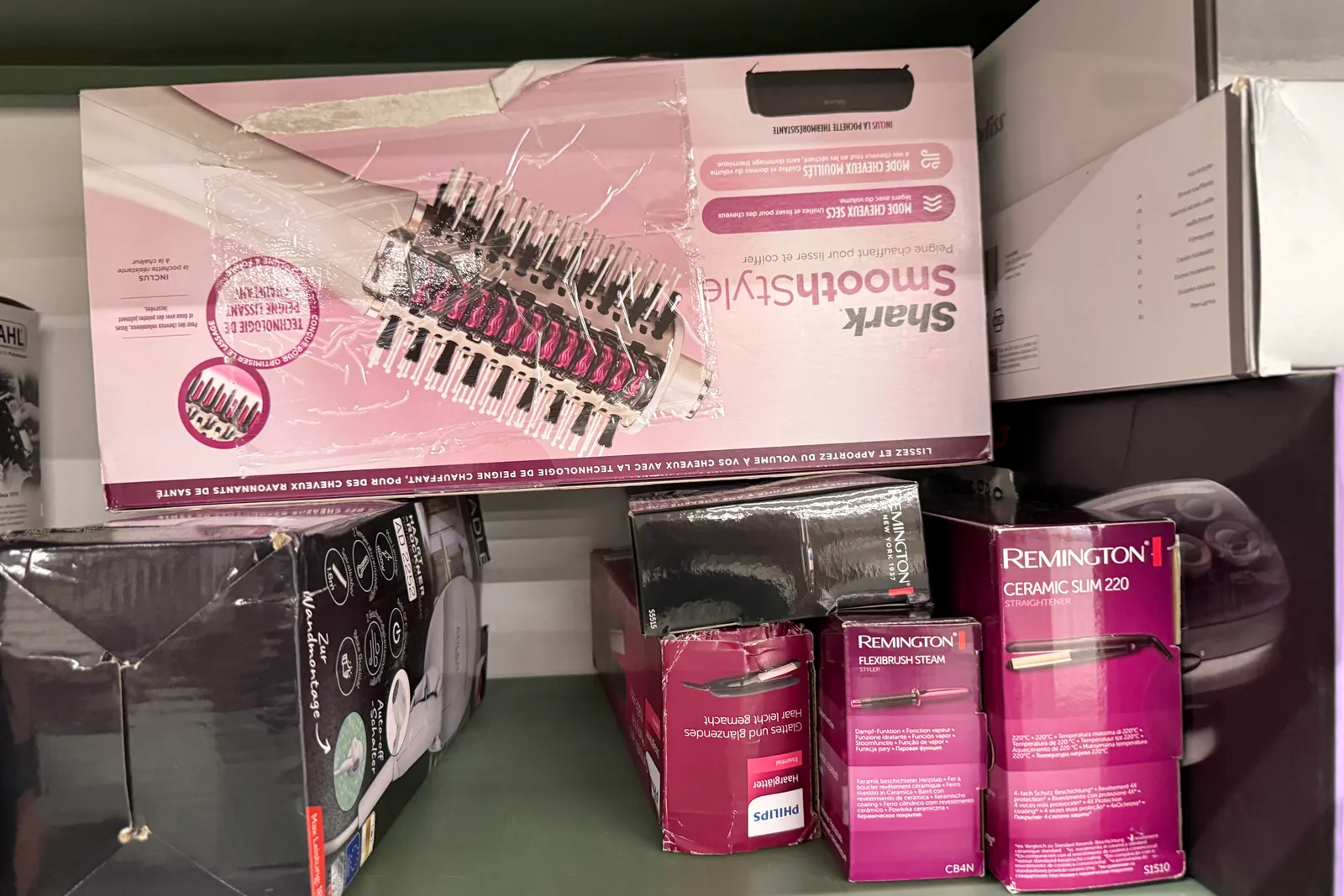 Stock prodotti, batterie, imballaggi, arredi e varie