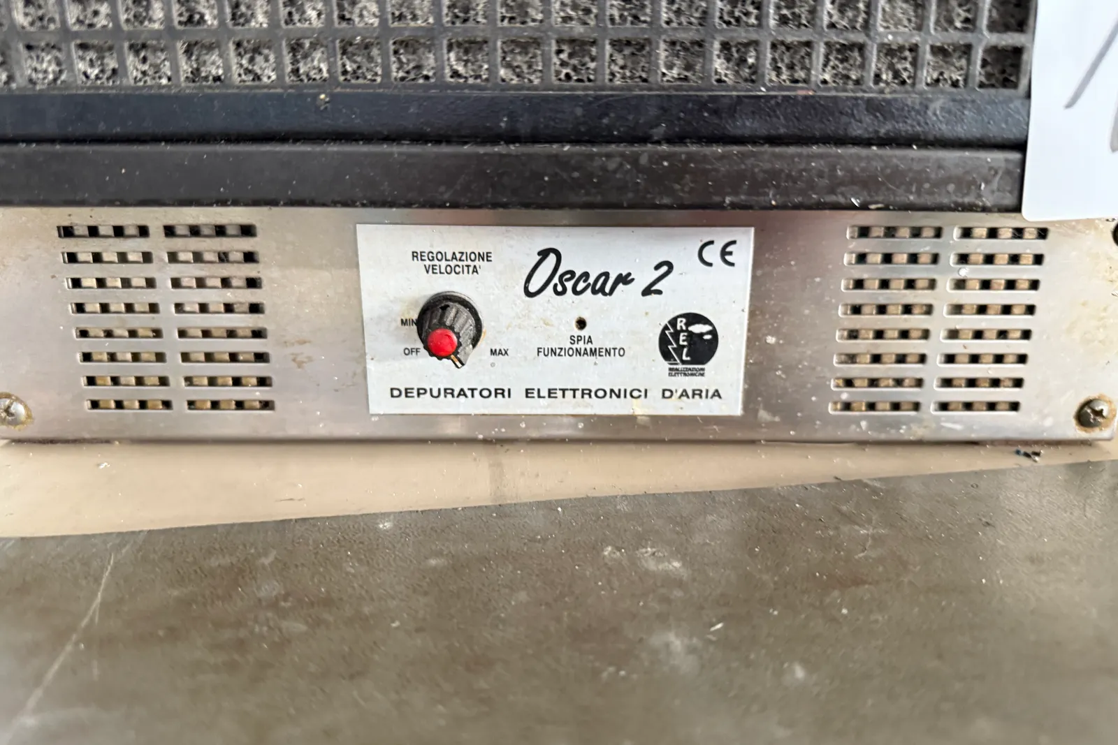Stazioni saldanti, depuratori elettronici d’aria oltre piccoli attrezzi e componenti varie