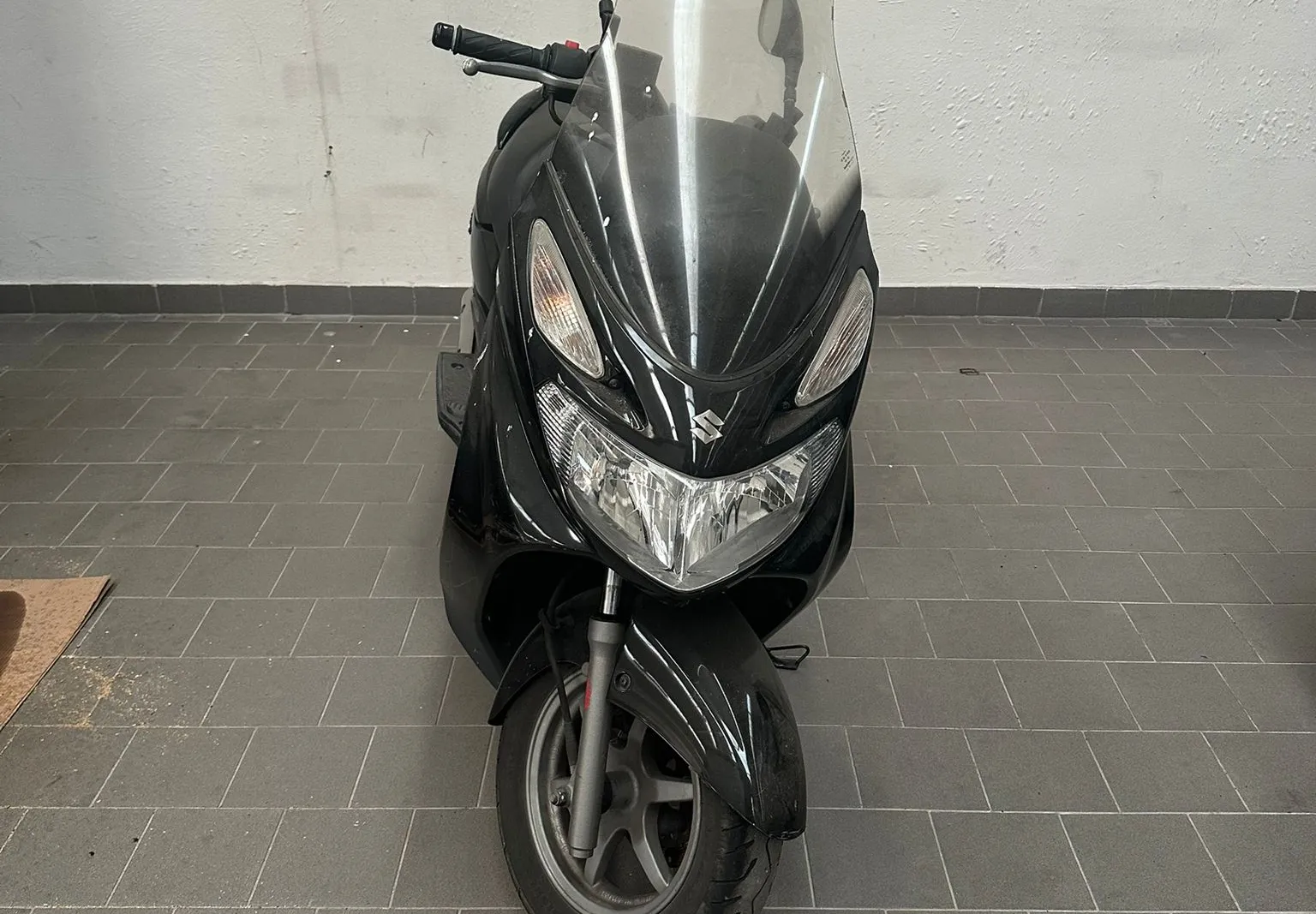 Motociclo Suzuki Burgman targato CX76129