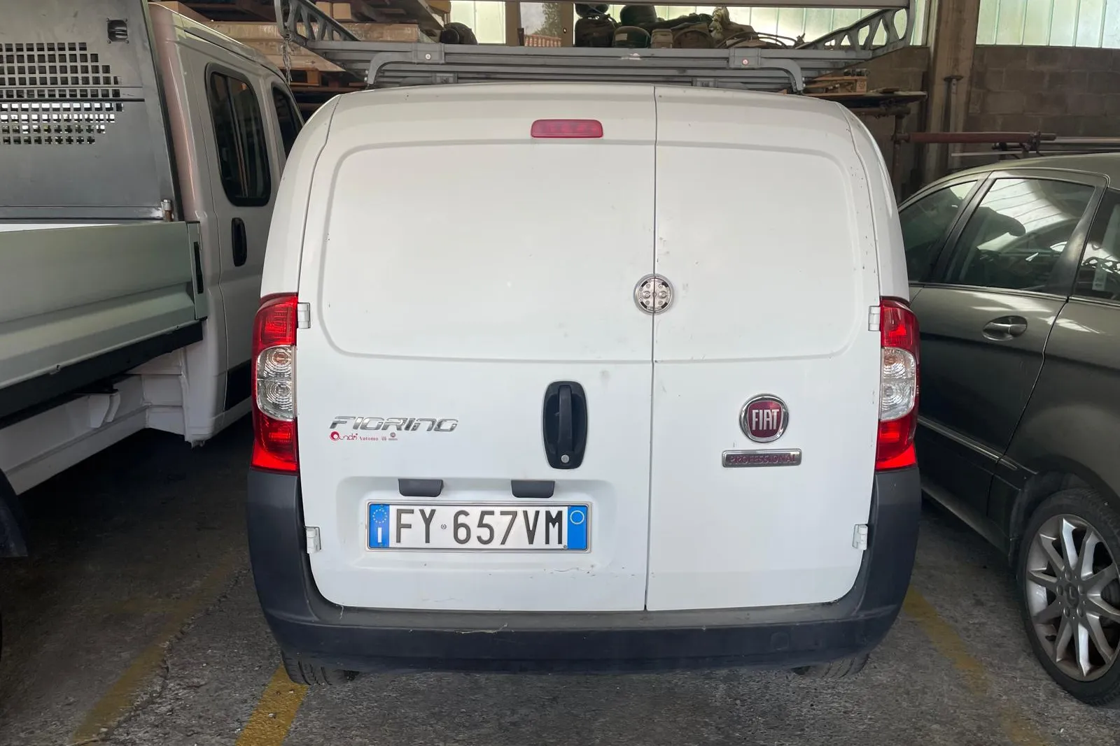 Fiat Fiorino targato FY657VM