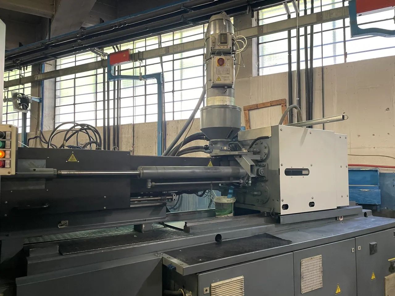 Pressa oleodinamica per stampaggio plastica Battenfeld BK – T 2700/1900