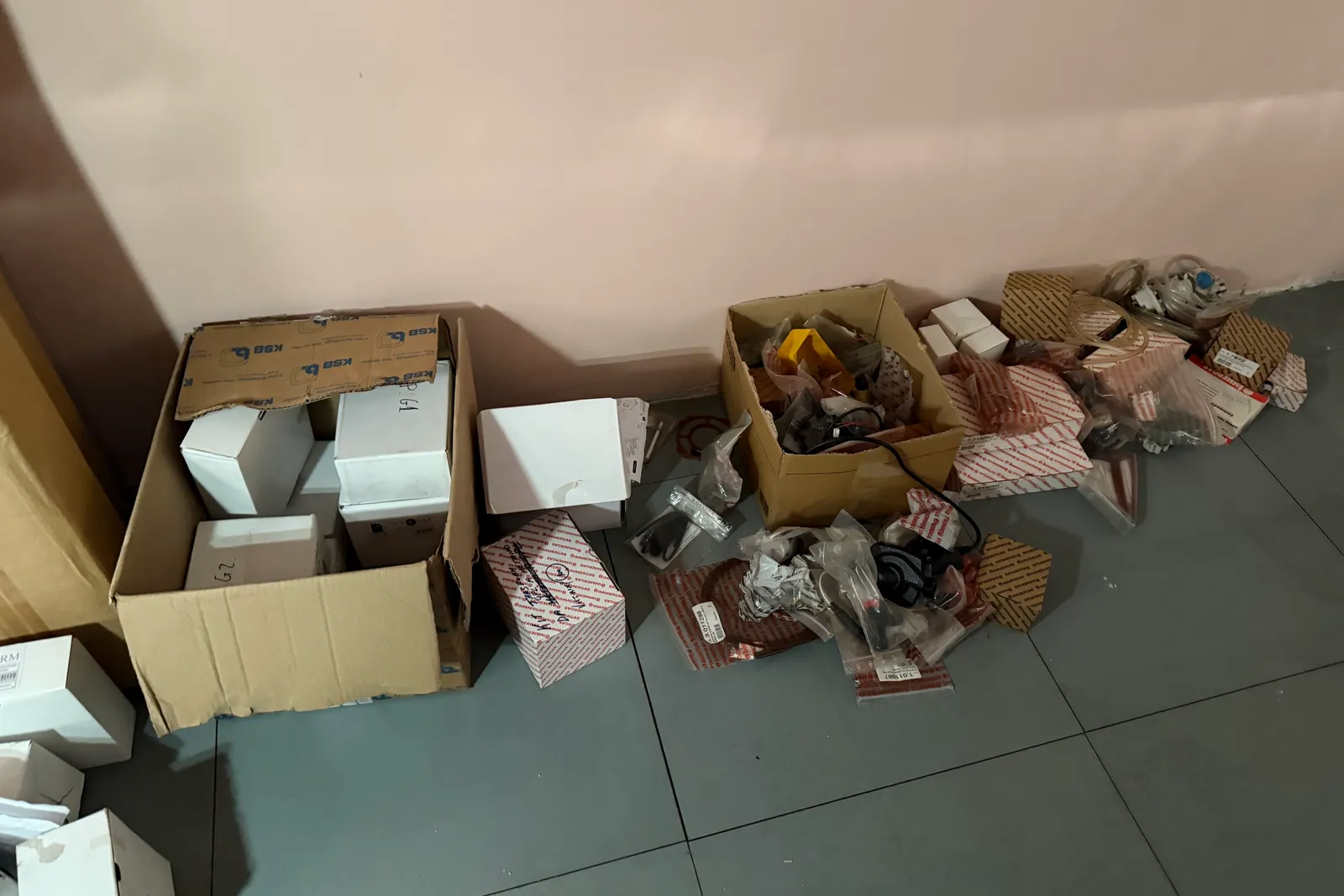 Arredi, scaffali, condizionatori, utensili e minuteria settore idraulico (esclusi ID 37 e beni asserviti all’immobile)